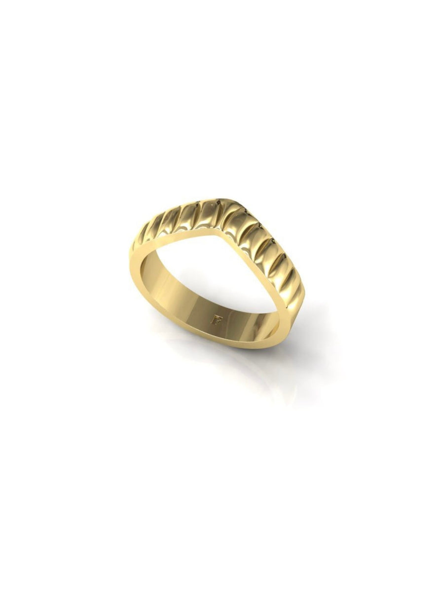 Golden Wing classic ring, yellow gold